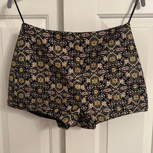 U12- Forever 21 Black Shorts High Waist Gold Metallic Stitch Side Zip Size Small